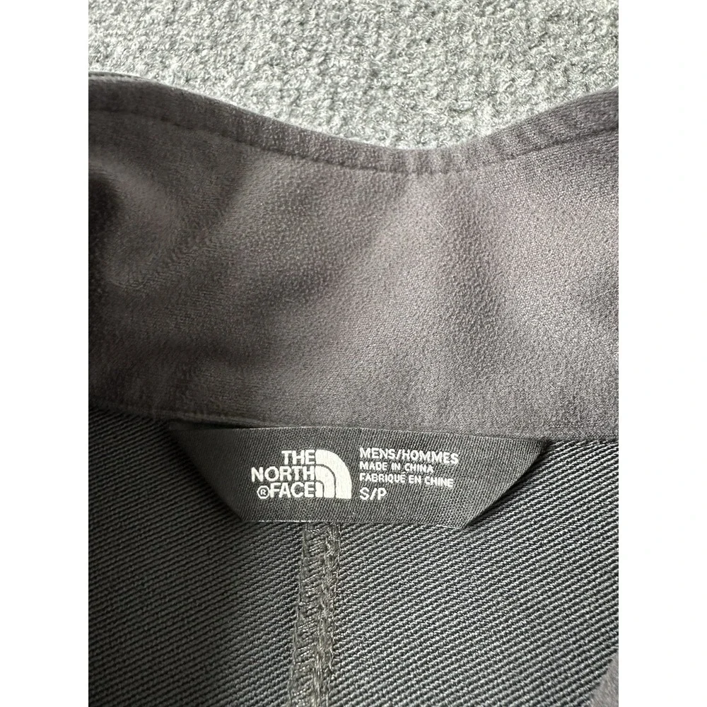 Mens The North Face WindWall Soft Shell Jacket Red Gray, Size S